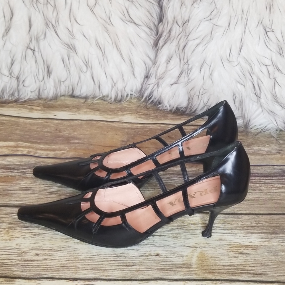 PRADA Black Leather Pumps